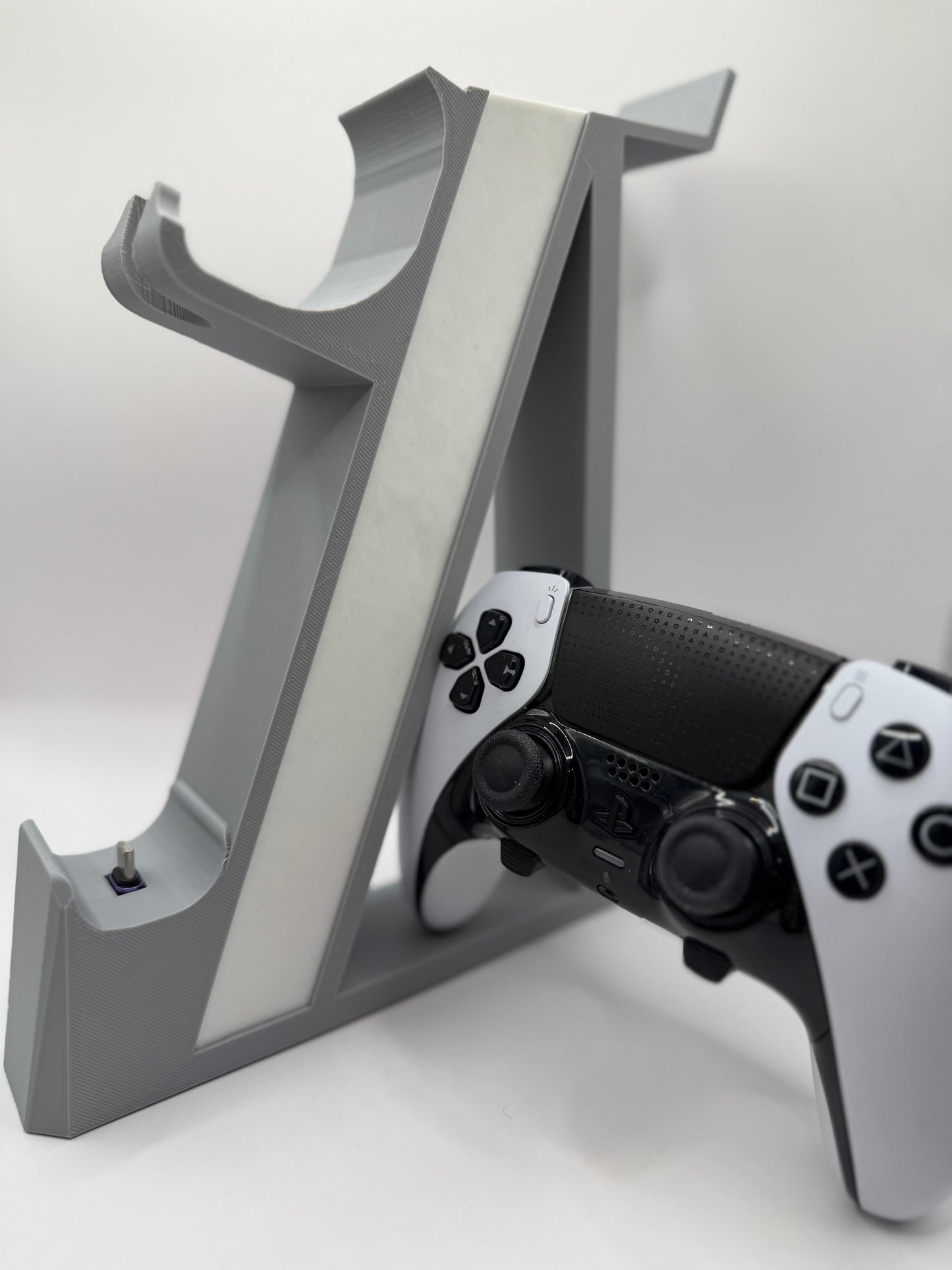 Gaming-Organizer mit LED Beleuchtung und Ladefunktion